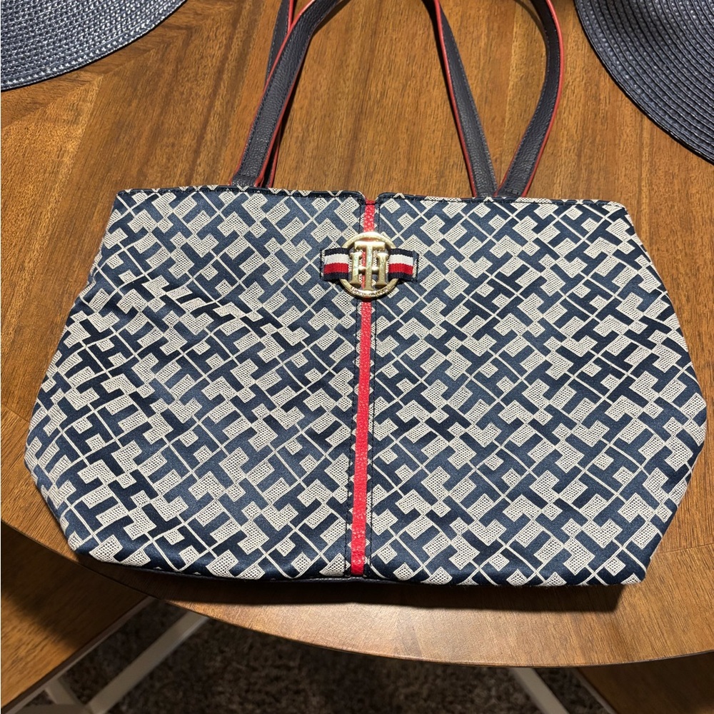 Tommy Hilfiger Navy and Gray Shoulder Bag